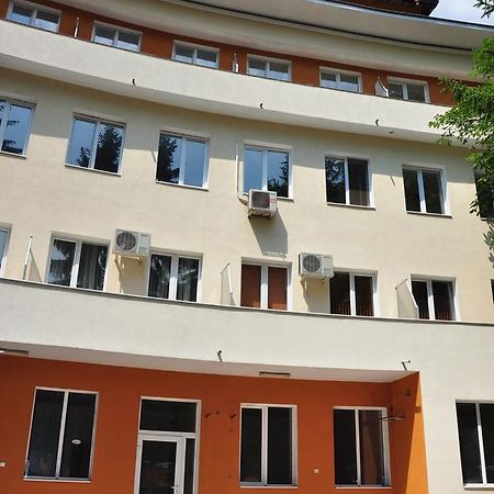 Семеен Хотел Пауталия Kyustendil Extérieur photo
