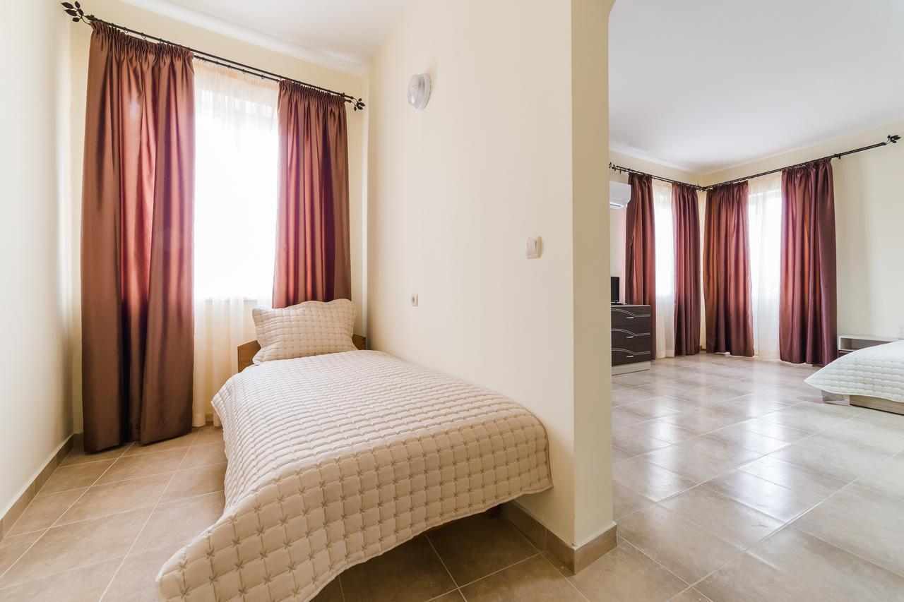 Семеен Хотел Пауталия Kyustendil Extérieur photo